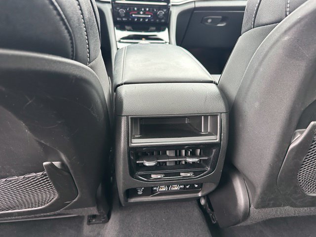 Used 2023 Jeep Grand Cherokee Limited w/ Luxury Tech Group II AWD/4WD image 18
