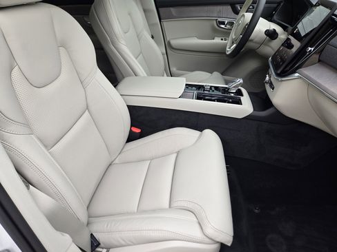 New 2026 Volvo XC90 B6 Ultra image 16