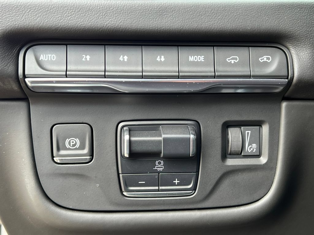 Certified 2025 Cadillac Escalade Sport Platinum w/ LPO, Floor Liner Package AWD/4WD image 24