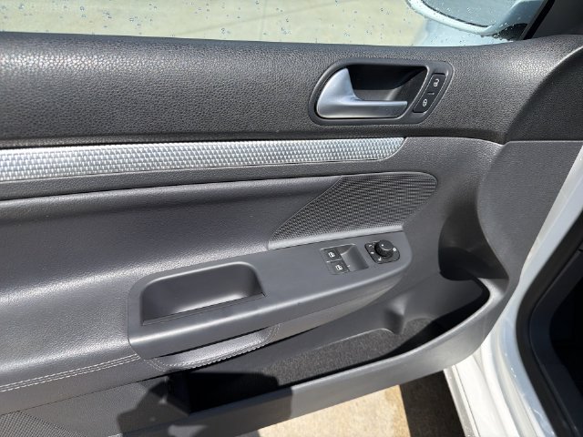 Used 2008 Volkswagen R32 AWD/4WD image 21