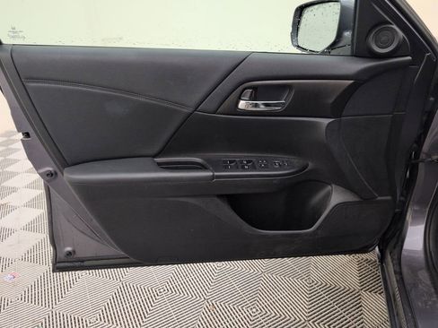 Used 2015 Honda Accord EX image 29