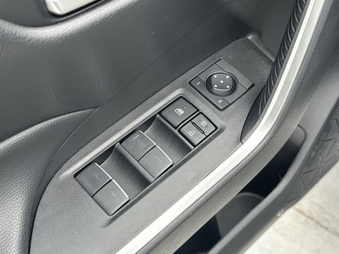 Certified 2025 Toyota RAV4 XLE w/ Convenience Package FWD image 15