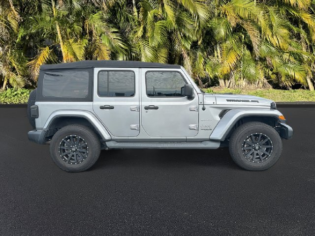 Used 2018 Jeep Wrangler Unlimited Sahara AWD/4WD image 3