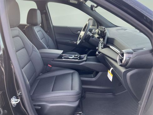 New 2026 Chevrolet Equinox LT w/ Convenience Package II AWD/4WD image 14