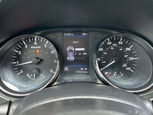 Used 2018 Nissan Rogue S AWD/4WD image 10
