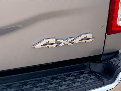 Used 2023 RAM 3500 Tradesman w/ Chrome Appearance Group AWD/4WD image 10