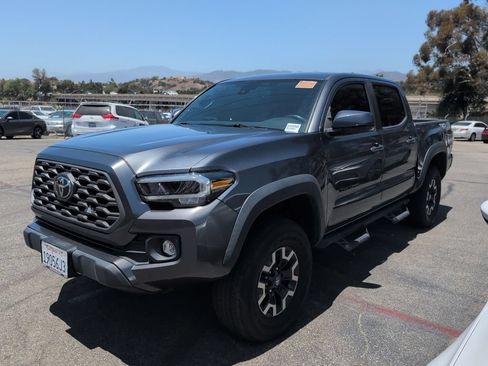 Used 2021 Toyota Tacoma TRD Off-Road w/ Technology Package AWD/4WD image 6