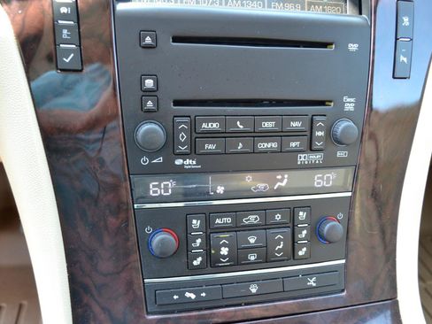 Used 2008 Cadillac Escalade EXT AWD/4WD image 22