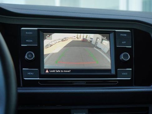 Used 2024 Volkswagen Jetta SE image 21