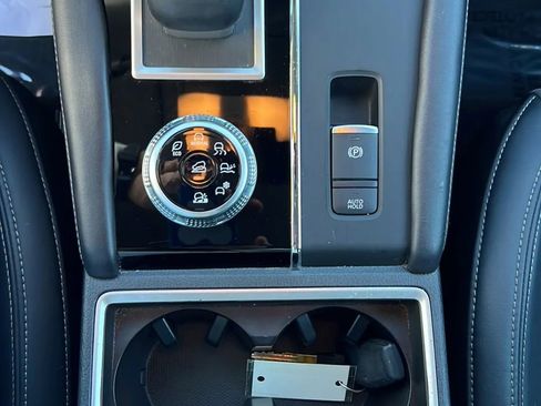 Used 2024 Mitsubishi Outlander Ralliart image 27