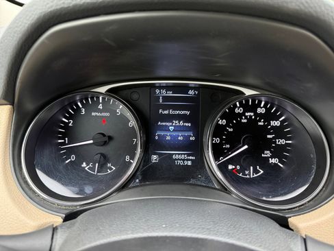 Used 2016 Nissan Rogue SL w/ SL Premium Package image 11