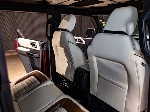 Used 2025 Ford Bronco Heritage Edition image 27