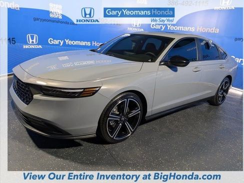 Used 2025 Honda Accord Sport image 11
