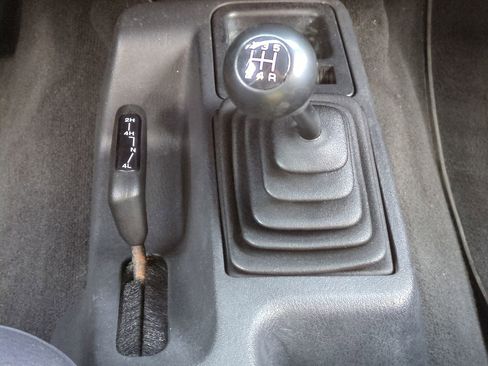 Used 2004 Jeep Wrangler Sport w/ Dual Top Group image 19