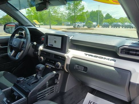 Used 2024 Toyota Tacoma TRD Off-Road AWD/4WD image 32