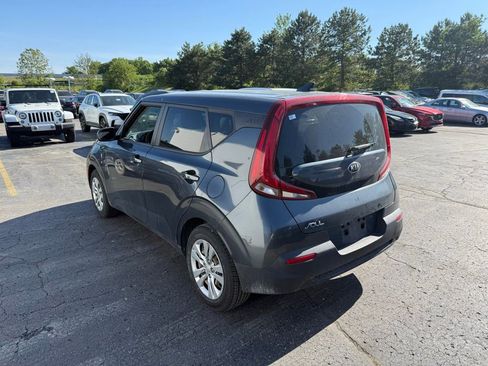Used 2020 Kia Soul LX FWD image 2