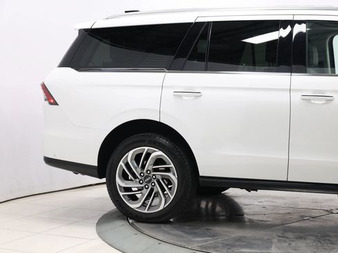 Used 2025 Lincoln Navigator Reserve AWD/4WD image 85