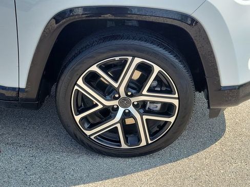 Used 2025 Jeep Compass Limited w/ Elite Group AWD/4WD image 9