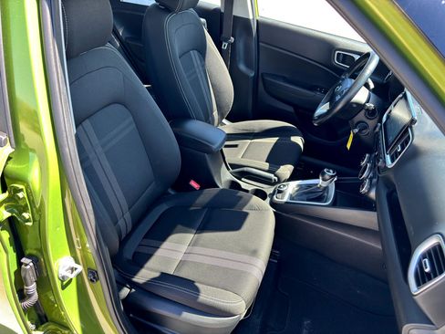 Used 2022 Hyundai Venue SEL w/ Cargo Package image 24