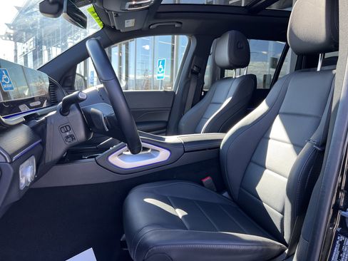 Certified 2025 Mercedes-Benz GLS 450 4MATIC image 11