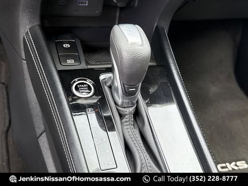 Certified 2024 Nissan Kicks SR FWD image 36