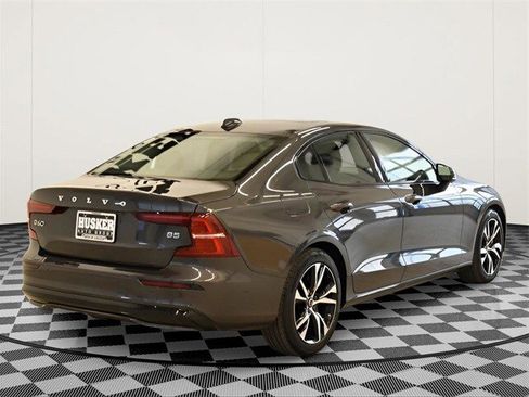 Used 2025 Volvo S60 B5 Core image 4