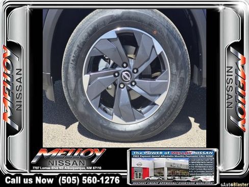 Used 2025 Nissan Rogue SV image 7