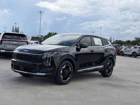 New 2027 Kia Sportage EX FWD image 8