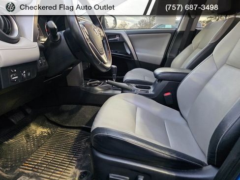 Used 2018 Toyota RAV4 Limited image 9