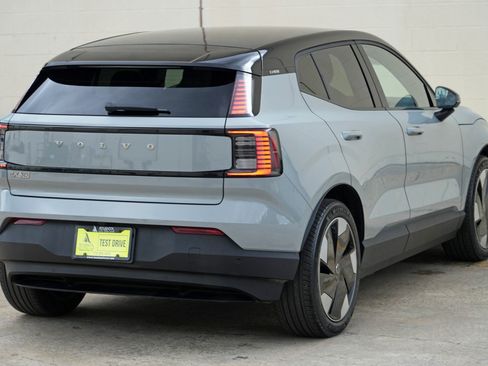 Used 2025 Volvo EX30 Plus AWD/4WD image 46