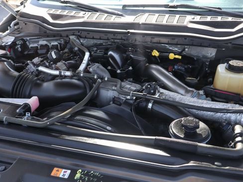 Used 2017 Ford F550 2WD Regular Cab Super Duty image 11