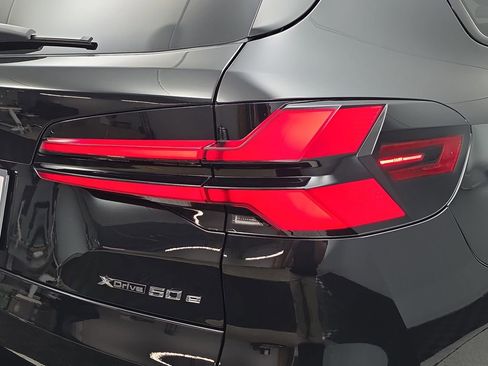 New 2026 BMW X5 xDrive50e w/ M Sport Package image 33