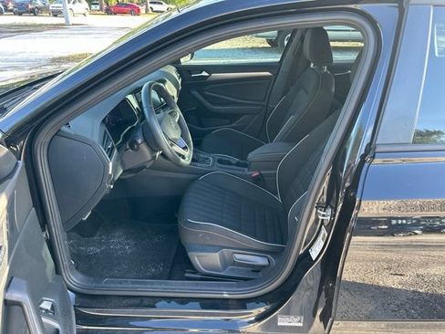 Used 2024 Volkswagen Jetta Sport FWD image 5