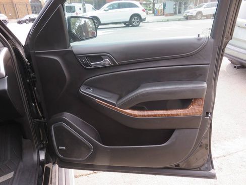 Used 2016 Chevrolet Suburban LTZ AWD/4WD image 30