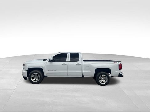 Used 2019 Chevrolet Silverado 1500 LT w/ All Star Edition AWD/4WD image 3