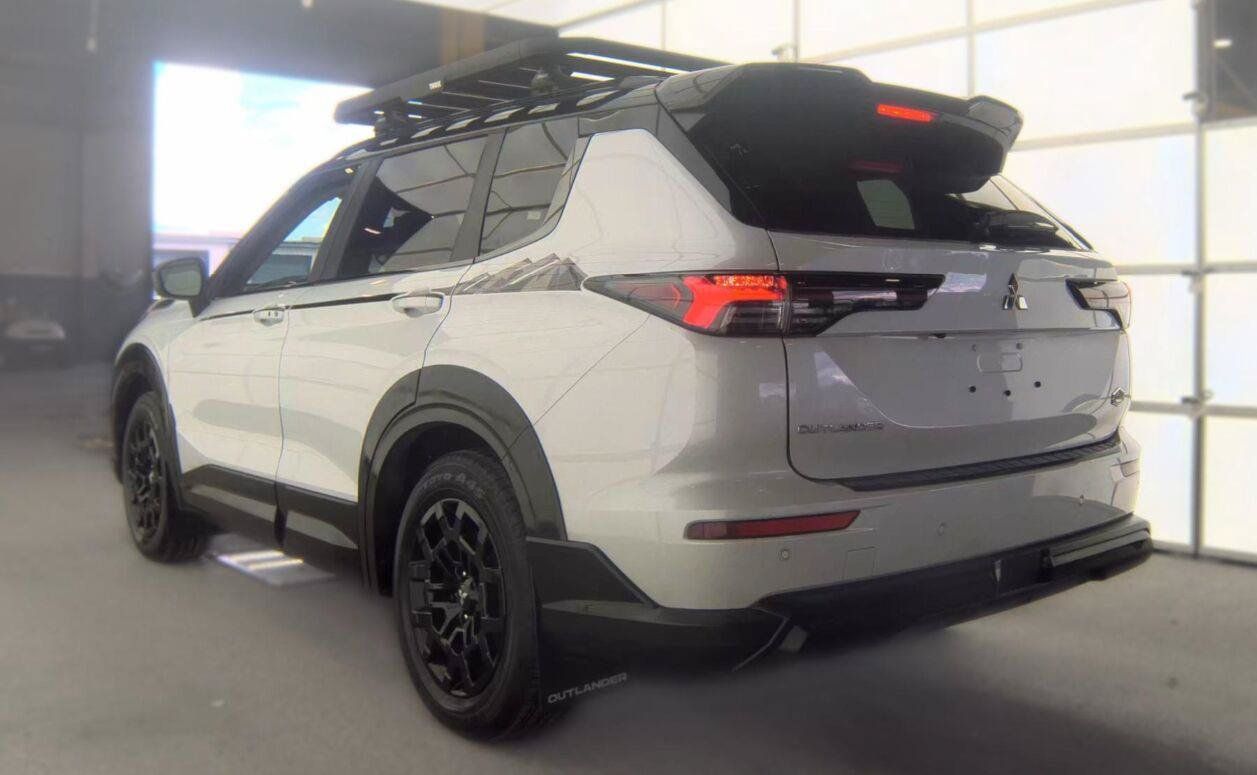 Used 2026 Mitsubishi Outlander LE AWD/4WD image 17