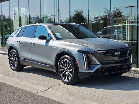 New 2026 Cadillac Lyriq Sport AWD/4WD image 7