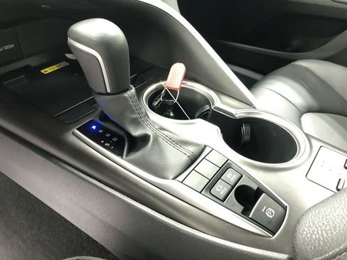 Used 2024 Toyota Camry XLE w/ Navigation Package image 27