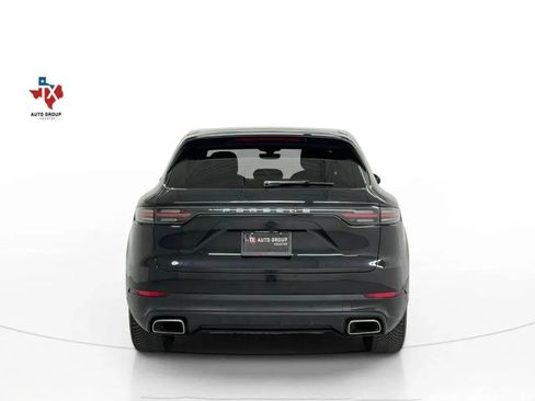 Used 2022 Porsche Cayenne AWD/4WD image 9