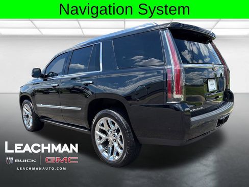 Used 2018 Cadillac Escalade Premium Luxury AWD/4WD image 6