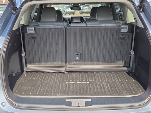 Used 2022 Toyota Highlander XLE image 33
