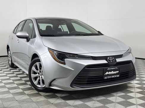 Used 2024 Toyota Corolla LE image 2