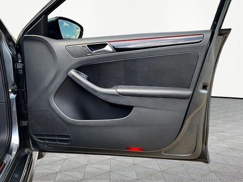 Used 2017 Volkswagen Jetta GLI image 30