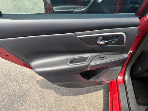 Used 2017 Nissan Altima 2.5 SR w/ Midnight Edition Package FWD image 37