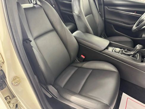 Used 2023 MAZDA MAZDA3 s image 32