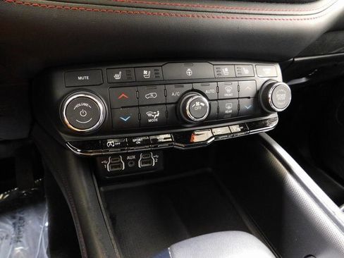 Used 2024 Dodge Durango GT image 25