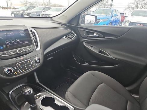 Used 2019 Chevrolet Malibu LT w/ Driver Confidence Package image 10