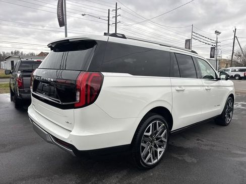 New 2025 Ford Expedition Max Platinum w/ Platinum Ultimate Package AWD/4WD image 4