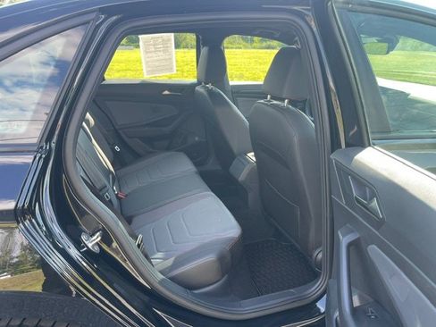 Used 2025 Volkswagen Jetta GLI Autobahn FWD image 11