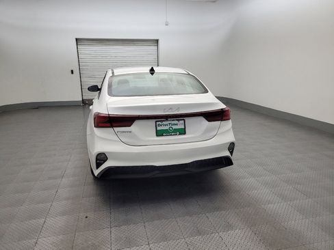 Used 2024 Kia Forte LXS w/ LXS Technology Package FWD image 6